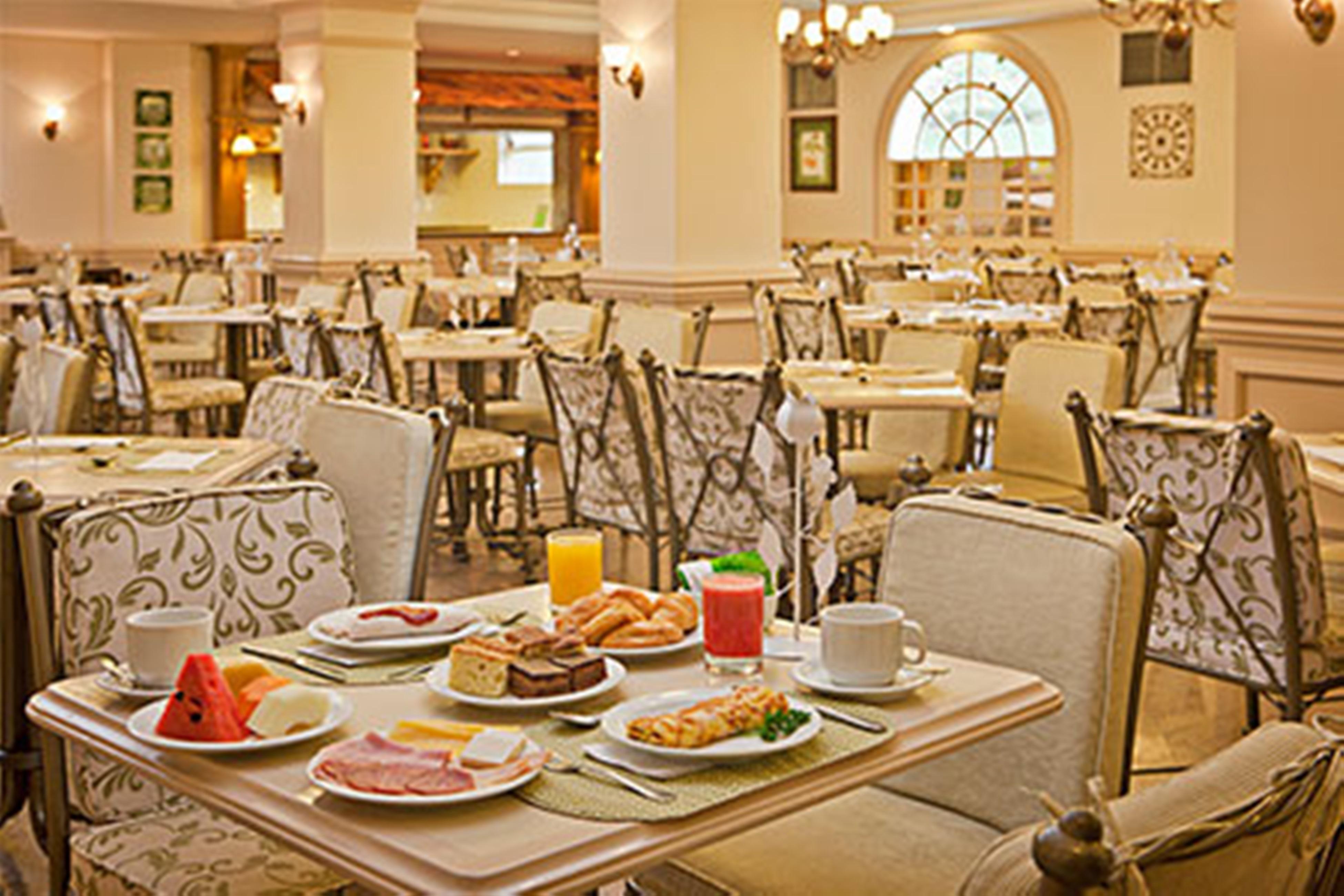 Bourbon Thermas Eco Resort Cataratas Do Iguacu Foz do Iguacu Exterior photo A typical Israeli breakfast