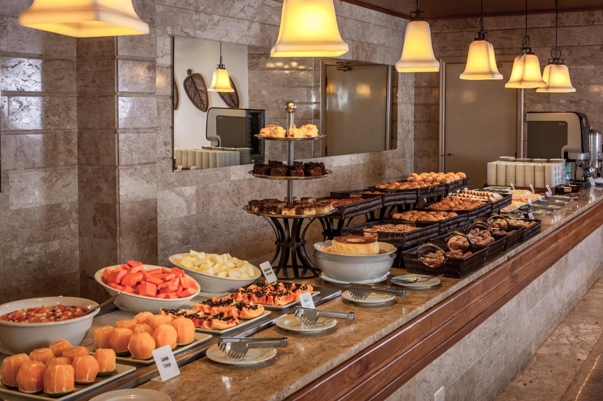 Bourbon Thermas Eco Resort Cataratas Do Iguacu Foz do Iguacu Exterior photo A buffet at a hotel